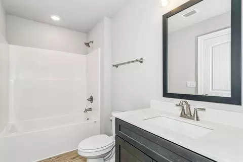 Bath - 6677 Prosperity Ln, Milton, FL 32570 photo 5 of 6