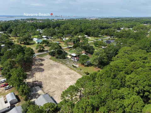 9138 Quail Roost Dr, Navarre, FL 32566