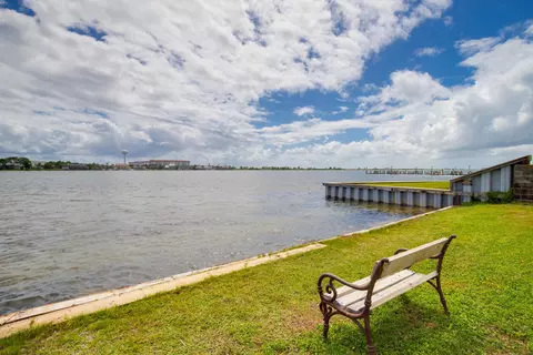 300 SW Miracle Strip Pkwy #2F, Fort Walton Beach, FL 32548
