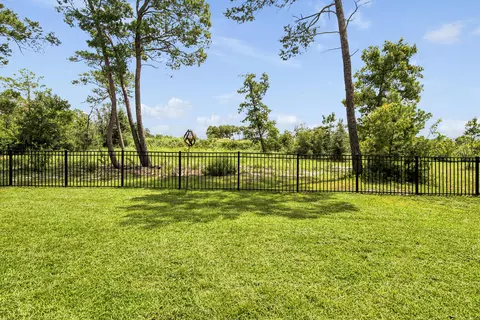 Exterior - 559 Coastal Breeze Dr, Freeport, FL 32439 photo 5 of 8