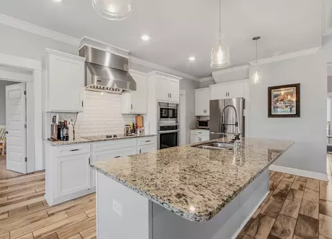 Kitchen - 559 Coastal Breeze Dr, Freeport, FL 32439 photo 2 of 4