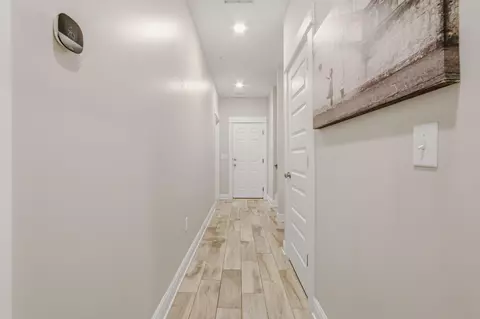 Entry Way - 559 Coastal Breeze Dr, Freeport, FL 32439 photo 4 of 5