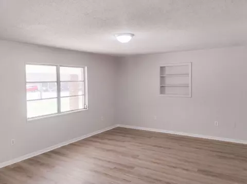 Living - 141 Chessher Ct, Crestview, FL 32539 photo 1 of 6