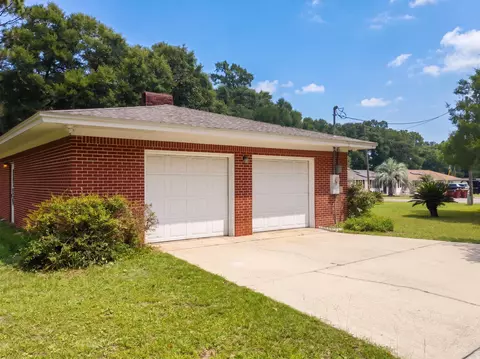 Exterior - 141 Chessher Ct, Crestview, FL 32539 photo 6 of 6