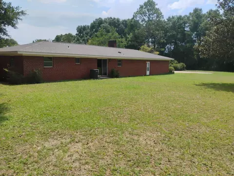 Exterior - 141 Chessher Ct, Crestview, FL 32539 photo 3 of 6