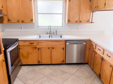 Kitchen - 141 Chessher Ct, Crestview, FL 32539 photo 2 of 3