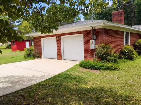 Exterior - 141 Chessher Ct, Crestview, FL 32539 photo 5 of 6