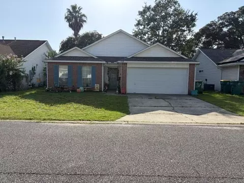 997 John Wayne Cir, Fort Walton Beach, FL 32547