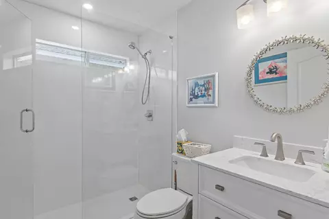 Bath - 285 Tequesta Dr, Destin, FL 32541 photo 2 of 2