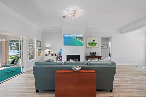 Living - 285 Tequesta Dr, Destin, FL 32541 photo 4 of 5