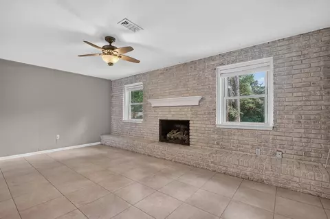 Living - 30 Walnut Ave, Shalimar, FL 32579 photo 6 of 6