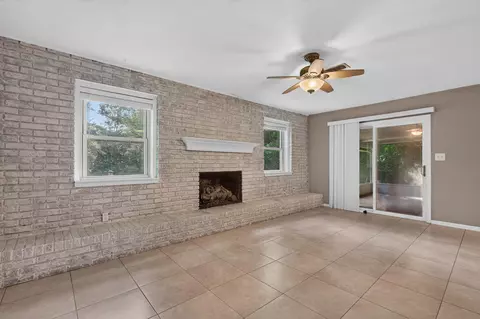 Living - 30 Walnut Ave, Shalimar, FL 32579 photo 5 of 6