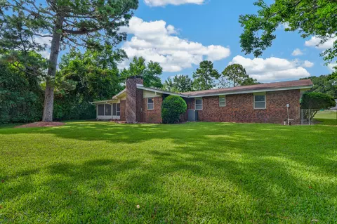 Exterior - 30 Walnut Ave, Shalimar, FL 32579 photo 16 of 17