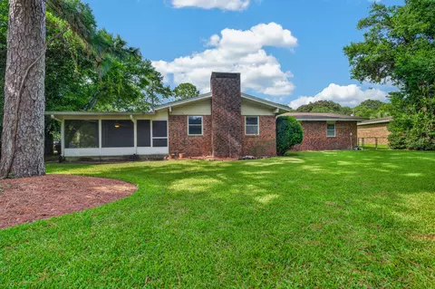 Exterior - 30 Walnut Ave, Shalimar, FL 32579 photo 14 of 17