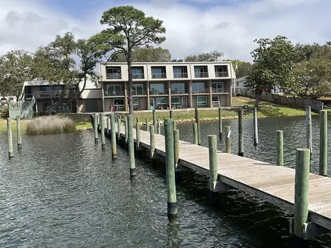 210 Pelham Rd #8B, Fort Walton Beach, FL 32547