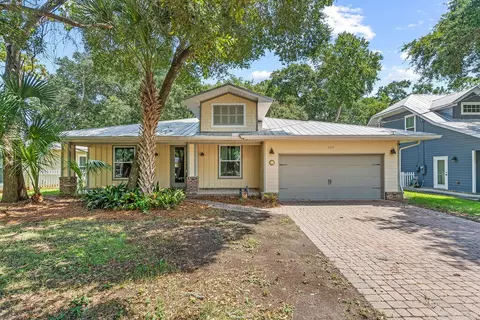 205 SE Alconese Ave, Fort Walton Beach, FL 32548