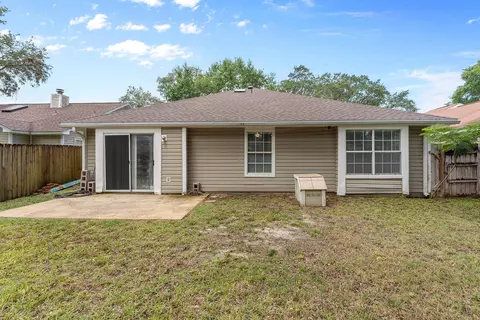 Exterior - 188 Wright Cir, Niceville, FL 32578 photo 4 of 13