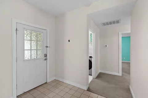 Entry Way - 188 Wright Cir, Niceville, FL 32578 photo 2 of 4