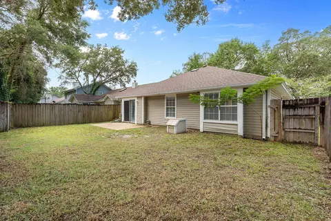 Exterior - 188 Wright Cir, Niceville, FL 32578 photo 3 of 13