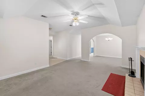 Living - 188 Wright Cir, Niceville, FL 32578 photo 7 of 9