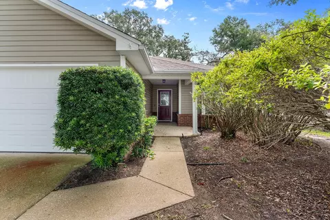 Exterior - 188 Wright Cir, Niceville, FL 32578 photo 6 of 13