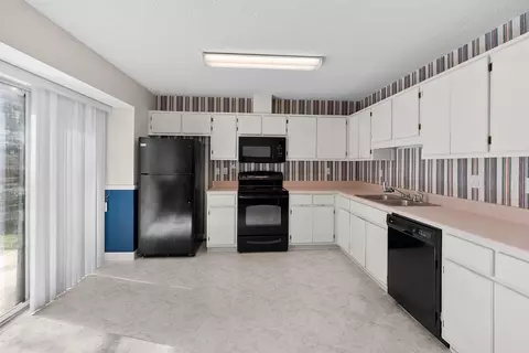 Kitchen - 188 Wright Cir, Niceville, FL 32578 photo 1 of 4