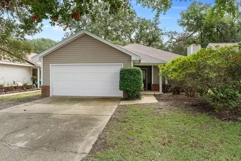 Exterior - 188 Wright Cir, Niceville, FL 32578 photo 7 of 13