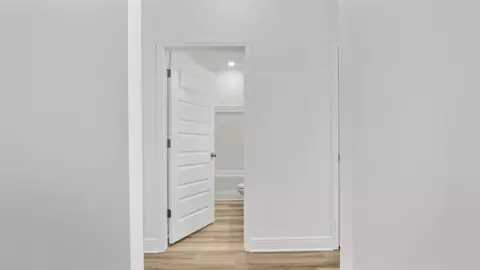 Entry Way - 174 Eagle Owl Dr, Freeport, FL 32439 photo 4 of 6