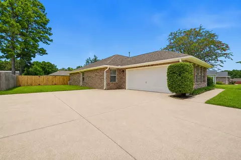 Exterior - 5925 Wind Trace Rd, Crestview, FL 32536 photo 11 of 12