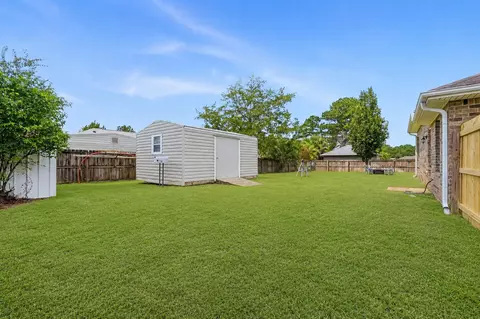 Exterior - 5925 Wind Trace Rd, Crestview, FL 32536 photo 5 of 12
