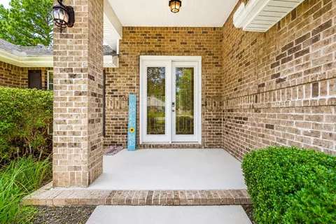 Exterior - 5925 Wind Trace Rd, Crestview, FL 32536 photo 2 of 12