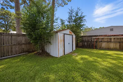 Exterior - 5925 Wind Trace Rd, Crestview, FL 32536 photo 7 of 12