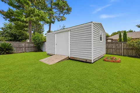 Exterior - 5925 Wind Trace Rd, Crestview, FL 32536 photo 6 of 12