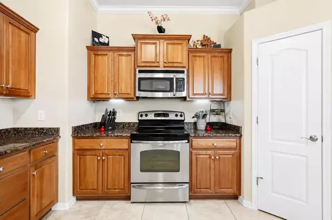 Kitchen - 5925 Wind Trace Rd, Crestview, FL 32536 photo 3 of 5