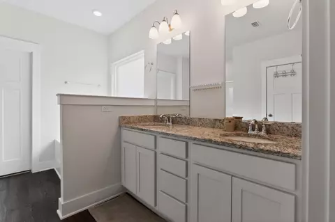 Bath - 1110 Shoal River Dr, Crestview, FL 32539 photo 3 of 8