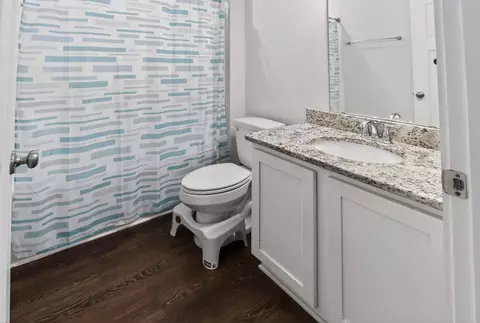 Bath - 1110 Shoal River Dr, Crestview, FL 32539 photo 1 of 8