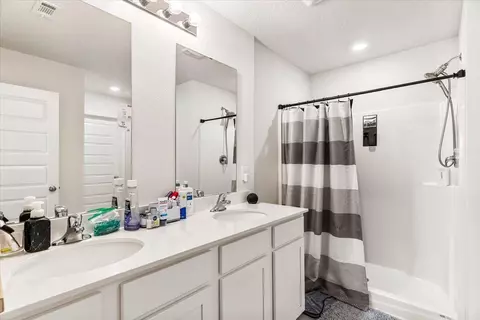 Bath - 2641 Saltgrass Way, Crestview, FL 32536 photo 2 of 3