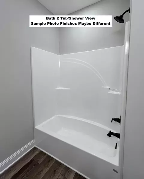 Bath - 4640 Chanteuse Pkwy, Crestview, FL 32539 photo 6 of 7