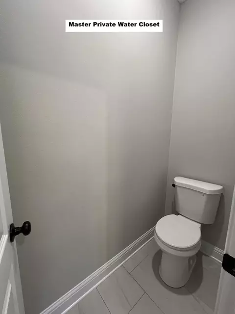 Bath - 4640 Chanteuse Pkwy, Crestview, FL 32539 photo 4 of 7