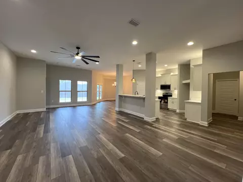 Living - 4640 Chanteuse Pkwy, Crestview, FL 32539 photo 1 of 1