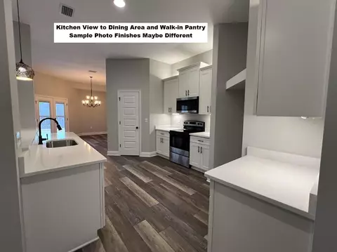 Kitchen - 4640 Chanteuse Pkwy, Crestview, FL 32539 photo 2 of 2