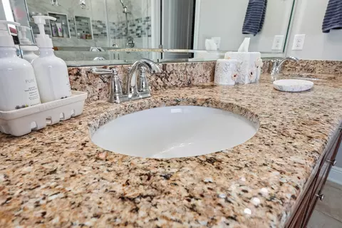 Bath - 481 Merganser Way, Crestview, FL 32539 photo 8 of 8