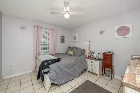 Bedroom - 6139 Old Hickory Rd, Crestview, FL 32539 photo 3 of 5