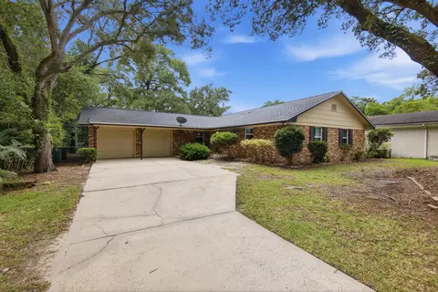 716 Bradford Dr, Fort Walton Beach, FL 32547