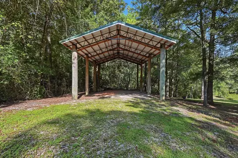 Exterior - 5845 White Oak Dr, Crestview, FL 32539 photo 7 of 7