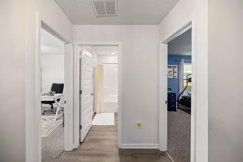 Entry Way - 211 Laurel Hill St, Crestview, FL 32539 photo 8 of 9