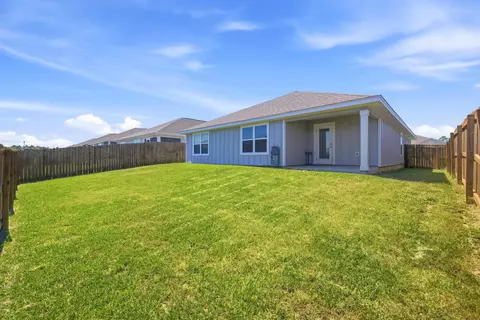 Exterior - 211 Laurel Hill St, Crestview, FL 32539 photo 7 of 14