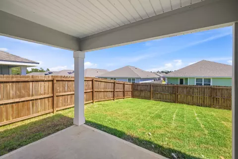Exterior - 211 Laurel Hill St, Crestview, FL 32539 photo 13 of 14