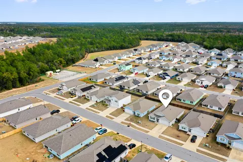 View/Area - 211 Laurel Hill St, Crestview, FL 32539 photo 2 of 7
