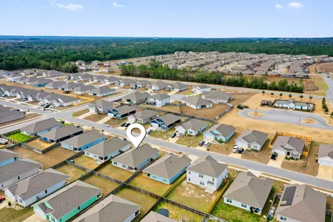 View/Area - 211 Laurel Hill St, Crestview, FL 32539 photo 5 of 7